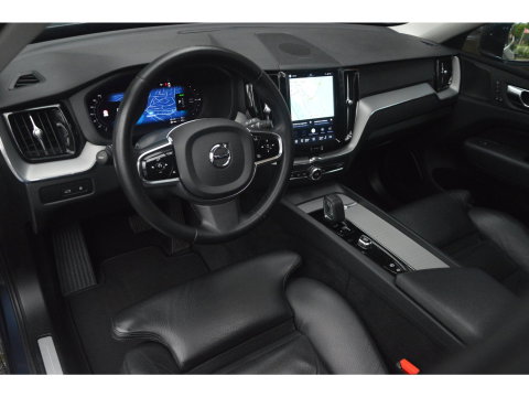 Volvo XC60 T6 Hybride AWD Long Range | Panoramadak | BLIS | Camera | Stoel + Stuur Verwarmd |