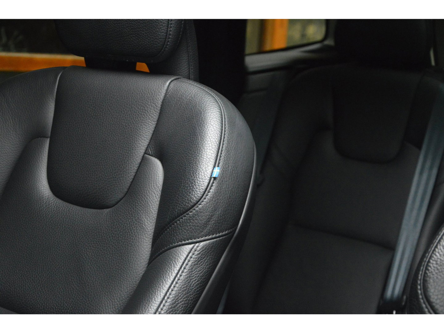 Volvo XC60 T6 Hybride AWD Long Range | Panoramadak | BLIS | Camera | Stoel + Stuur Verwarmd |
