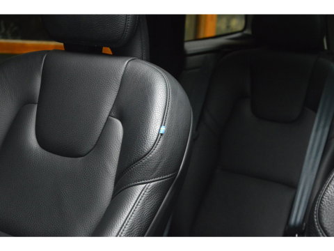 Volvo XC60 T6 Hybride AWD Long Range | Panoramadak | BLIS | Camera | Stoel + Stuur Verwarmd |