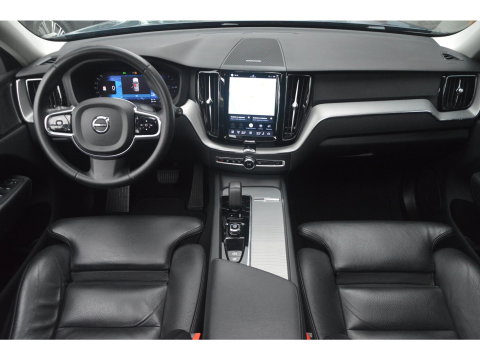 Volvo XC60 T6 Hybride AWD Long Range | Panoramadak | BLIS | Camera | Stoel + Stuur Verwarmd |