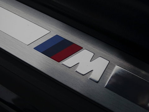 BMW 3 Serie Touring 330e 292PK X-Drive M-Sport / pano / 2022 / Brooklyn / LED