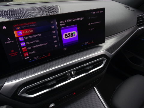 BMW 3 Serie Touring 330e 292PK X-Drive M-Sport / pano / 2022 / Brooklyn / LED