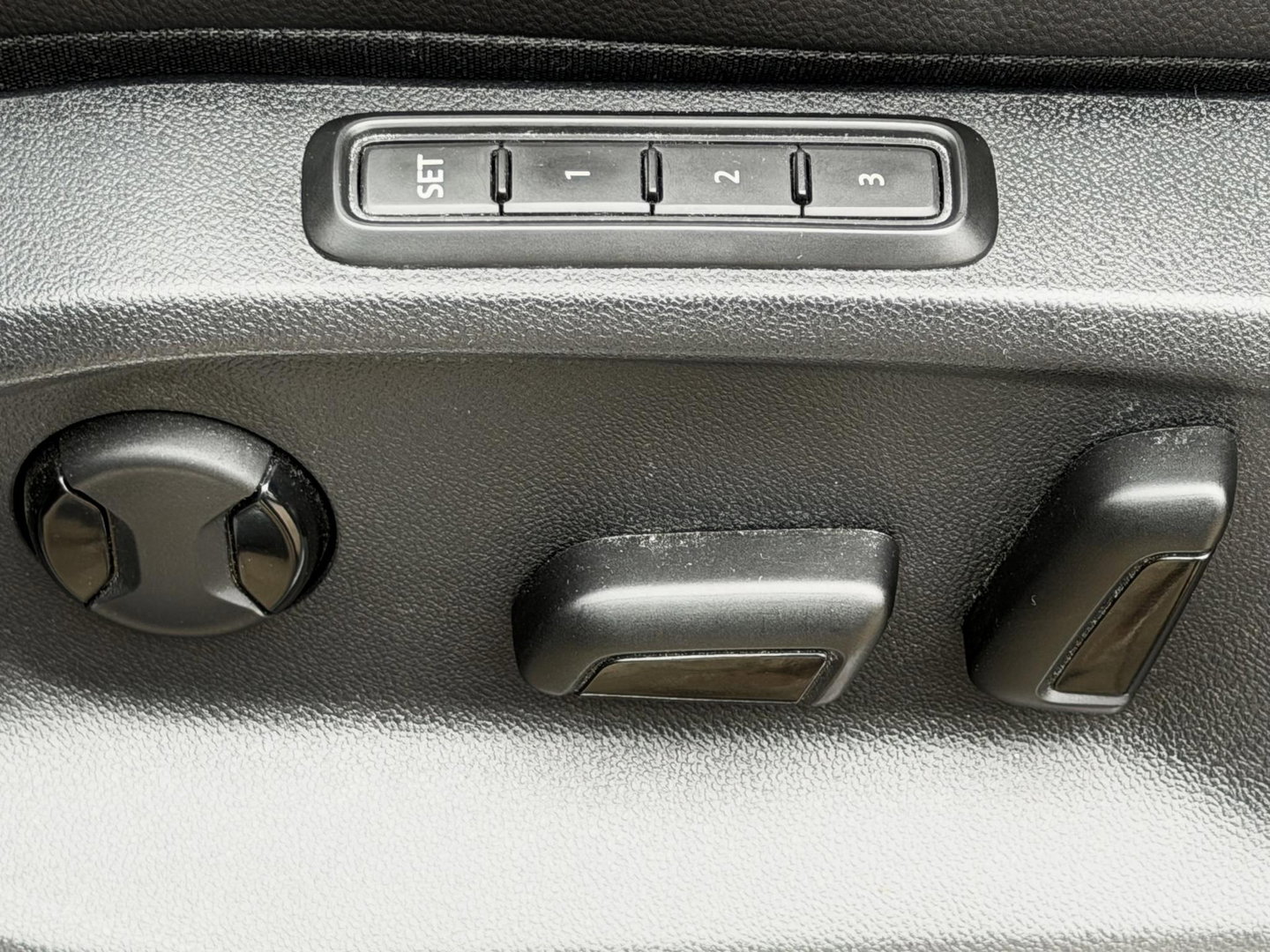 Volkswagen Tiguan 1.4 TSI eHybrid R-Line Business+ Black Style |Pano|Leer|Memory|ACC|Winter|HUD|IQ|Trekhaak|20"