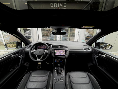 Volkswagen Tiguan 1.4 TSI eHybrid R-Line Business+ Black Style |Pano|Leer|Memory|ACC|Winter|HUD|IQ|Trekhaak|20"