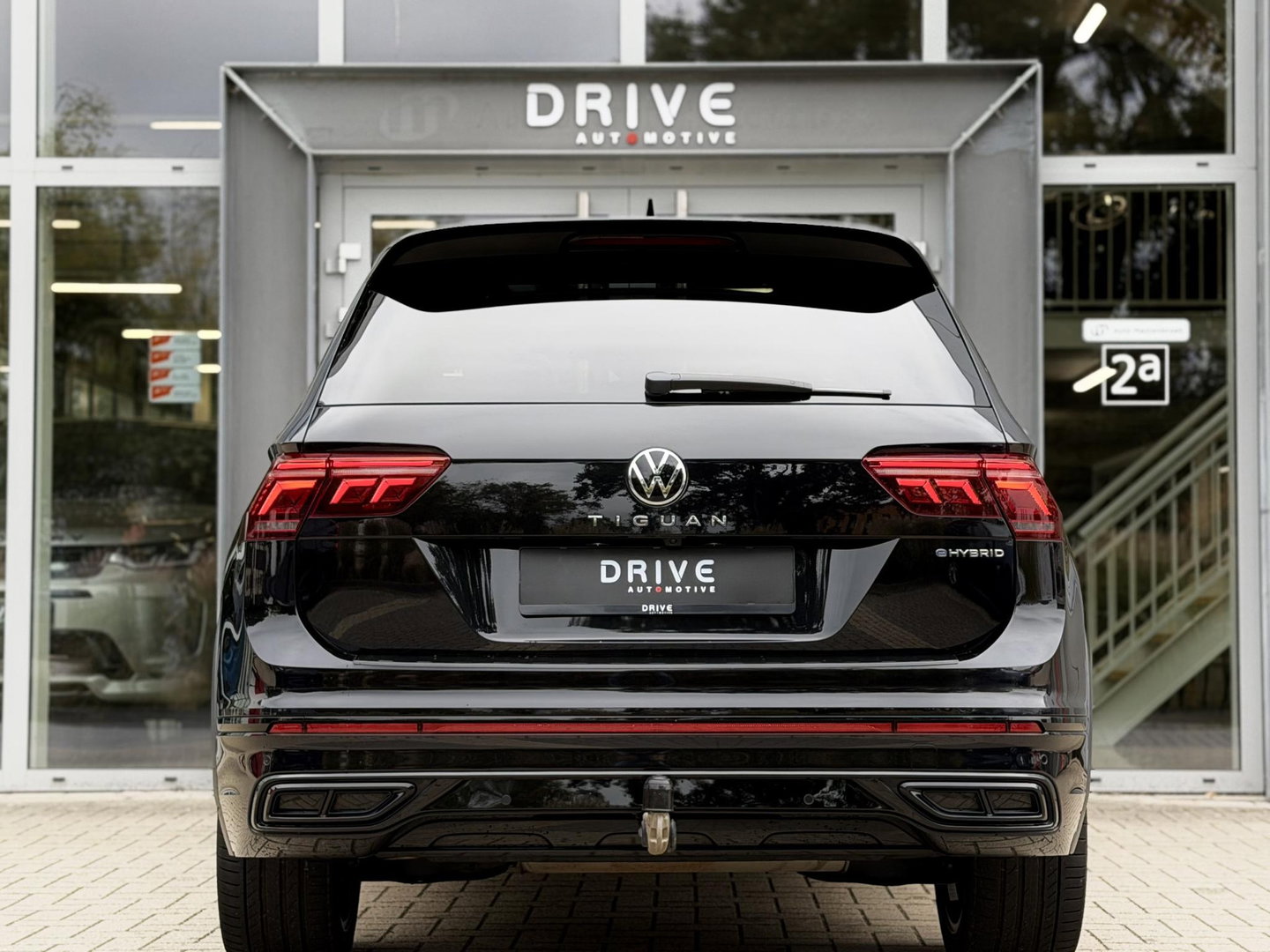 Volkswagen Tiguan 1.4 TSI eHybrid R-Line Business+ Black Style |Pano|Leer|Memory|ACC|Winter|HUD|IQ|Trekhaak|20"