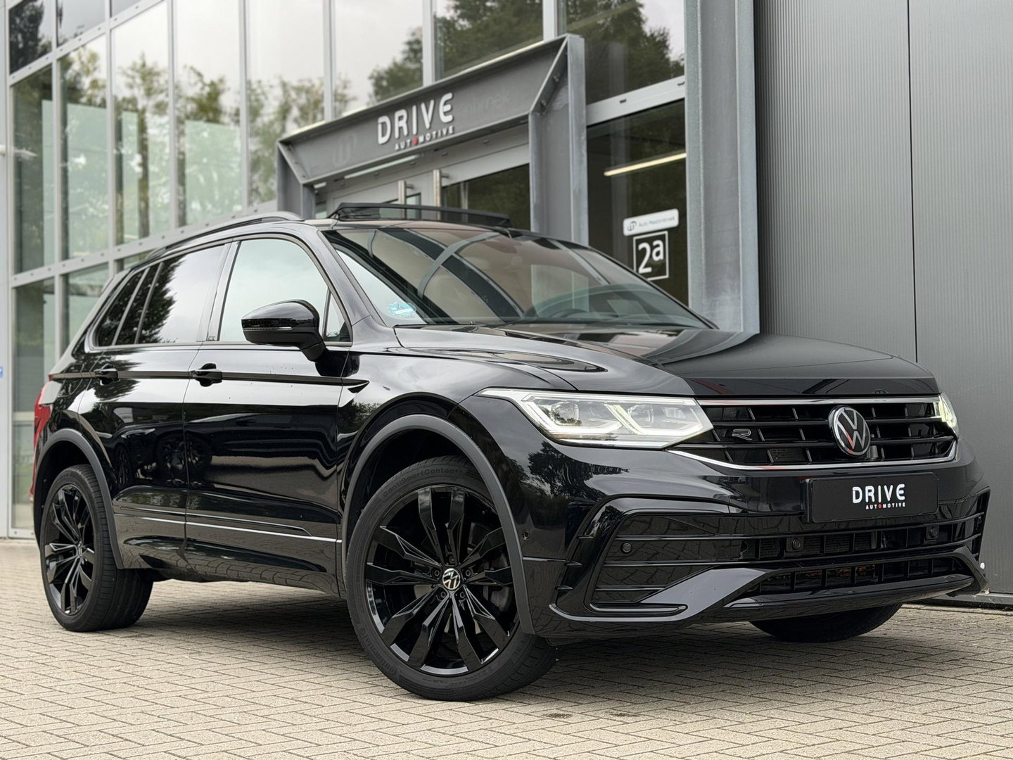 Volkswagen Tiguan 1.4 TSI eHybrid R-Line Business+ Black Style |Pano|Leer|Memory|ACC|Winter|HUD|IQ|Trekhaak|20"
