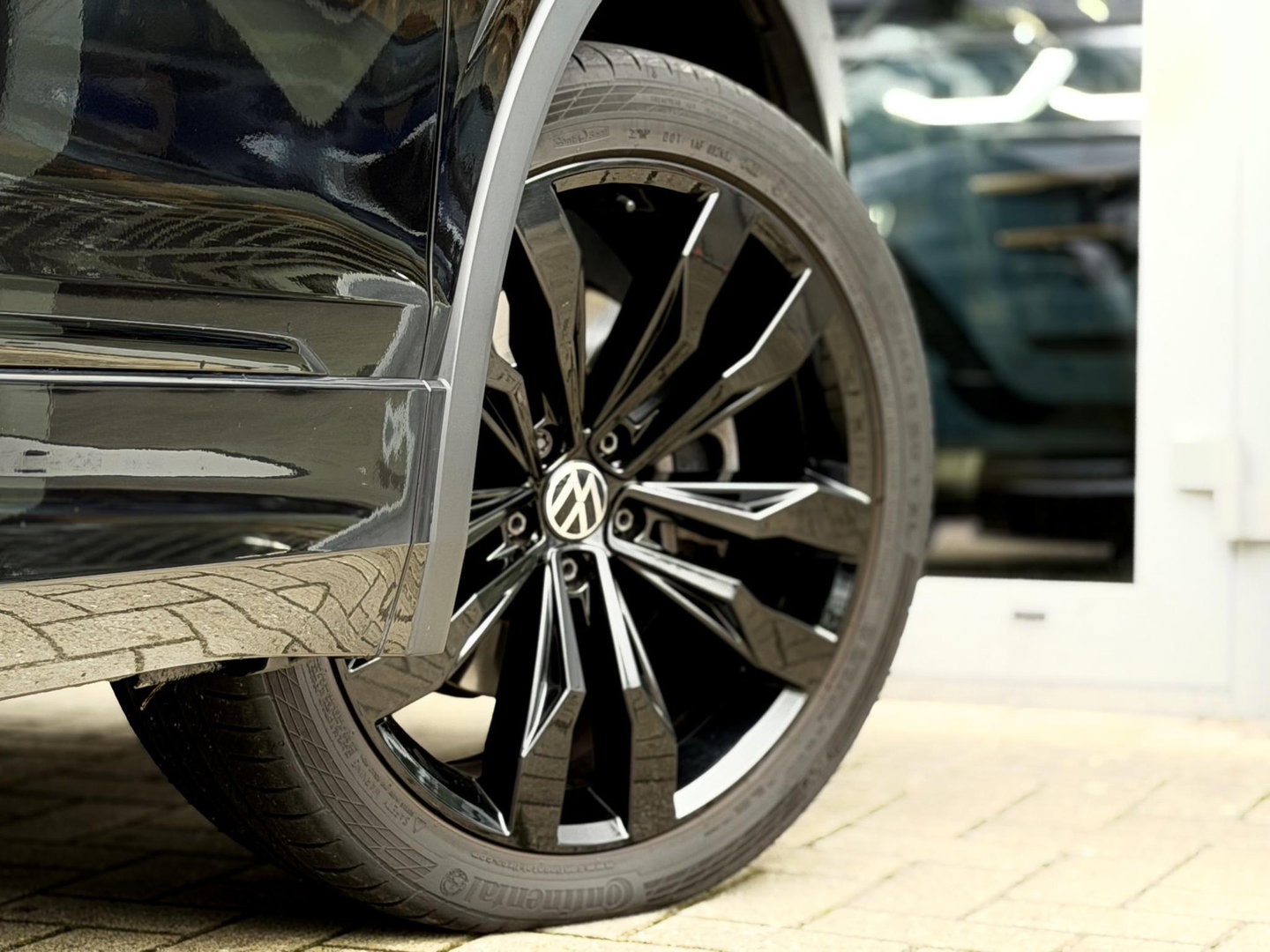Volkswagen Tiguan 1.4 TSI eHybrid R-Line Business+ Black Style |Pano|Leer|Memory|ACC|Winter|HUD|IQ|Trekhaak|20"