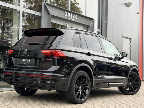 Volkswagen Tiguan 1.4 TSI eHybrid R-Line Business+ Black Style |Pano|Leer|Memory|ACC|Winter|HUD|IQ|Trekhaak|20"