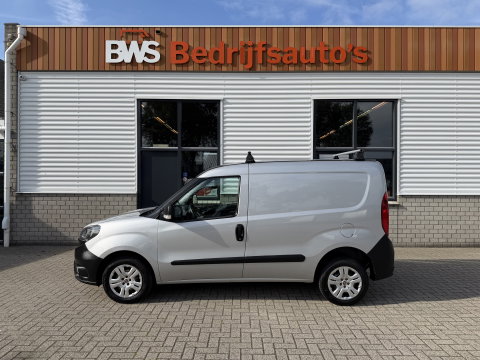 Fiat Doblò Cargo 1.3 MJ L1H1 Actual / vaste prijs rijklaar € 6950 ex btw / lease vanaf € 117 / euro 6 / bpm vrij / airco / trekhaak / schuifdeur / zilver metallic !