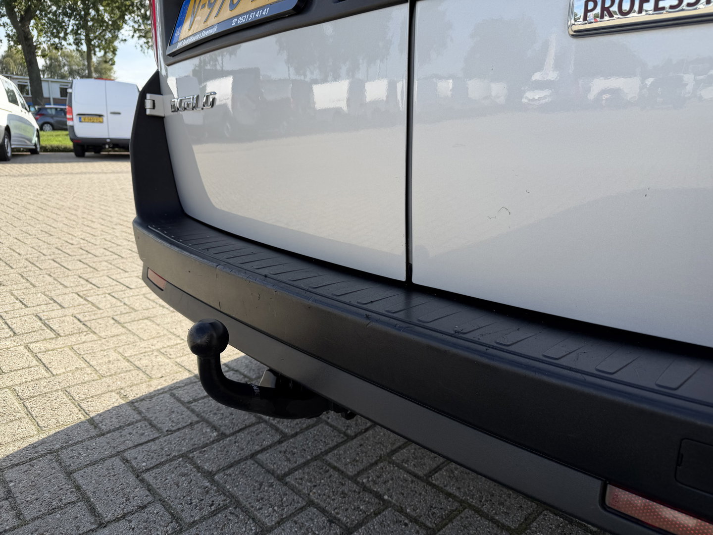 Fiat Doblò Cargo 1.3 MJ L1H1 Actual / vaste prijs rijklaar € 6950 ex btw / lease vanaf € 117 / euro 6 / bpm vrij / airco / trekhaak / schuifdeur / zilver metallic !