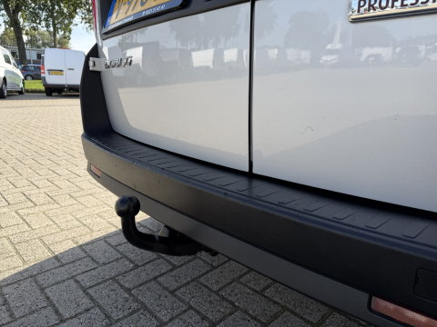 Fiat Doblò Cargo 1.3 MJ L1H1 Actual / vaste prijs rijklaar € 6950 ex btw / lease vanaf € 117 / euro 6 / bpm vrij / airco / trekhaak / schuifdeur / zilver metallic !