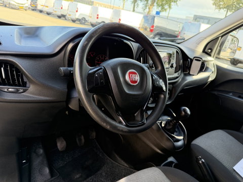 Fiat Doblò Cargo 1.3 MJ L1H1 Actual / vaste prijs rijklaar € 6950 ex btw / lease vanaf € 117 / euro 6 / bpm vrij / airco / trekhaak / schuifdeur / zilver metallic !