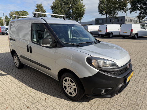 Fiat Doblò Cargo 1.3 MJ L1H1 Actual / vaste prijs rijklaar € 6950 ex btw / lease vanaf € 117 / euro 6 / bpm vrij / airco / trekhaak / schuifdeur / zilver metallic !
