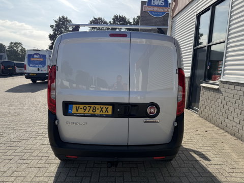 Fiat Doblò Cargo 1.3 MJ L1H1 Actual / vaste prijs rijklaar € 6950 ex btw / lease vanaf € 117 / euro 6 / bpm vrij / airco / trekhaak / schuifdeur / zilver metallic !