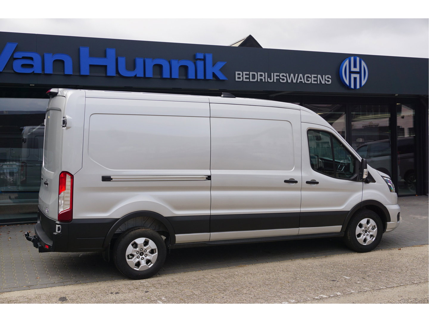 Ford Transit 350L L3H2 Limited AUT-8 165PK BPM VRIJ Navi, Adap. Cruise, 360° Cam, Trekhaak, 2x Schuifdeur!! NR. 259