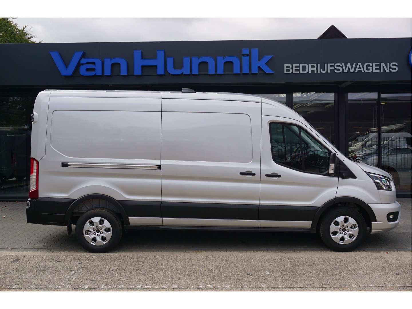 Ford Transit 350L L3H2 Limited AUT-8 165PK BPM VRIJ Navi, Adap. Cruise, 360° Cam, Trekhaak, 2x Schuifdeur!! NR. 259
