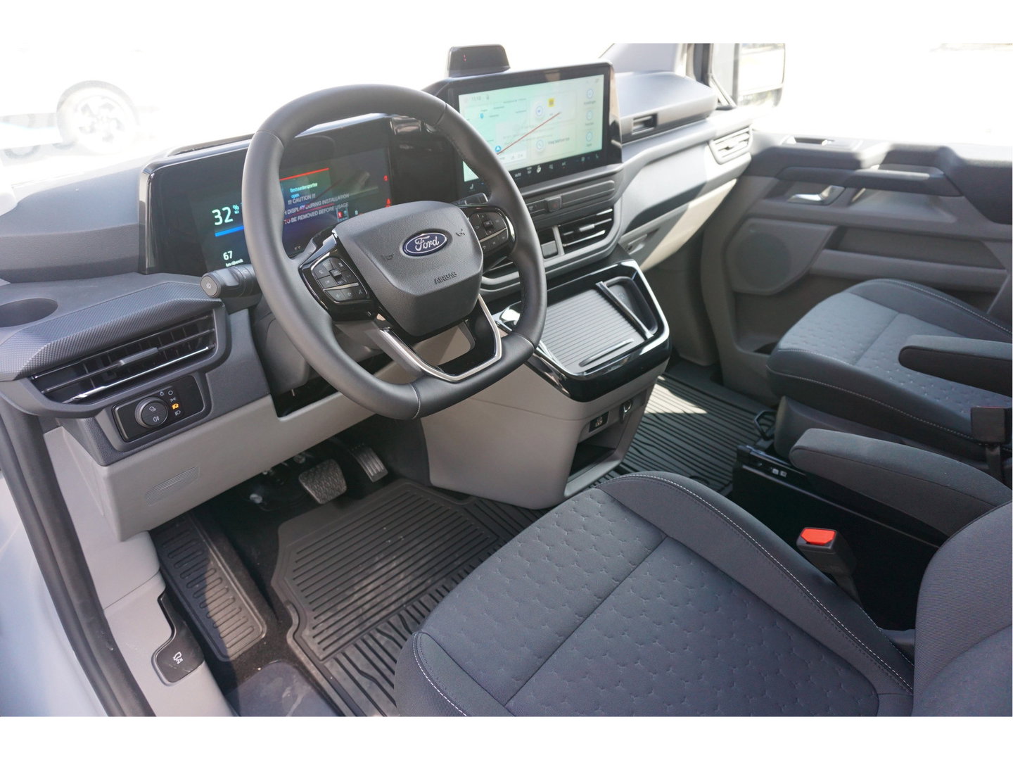 Ford Transit Custom 340L JWR Edition DC Elektrisch 71 kWh / 218 PK Navi, Camera, 19" LM, ACC, Matrix LED!! NR. 600