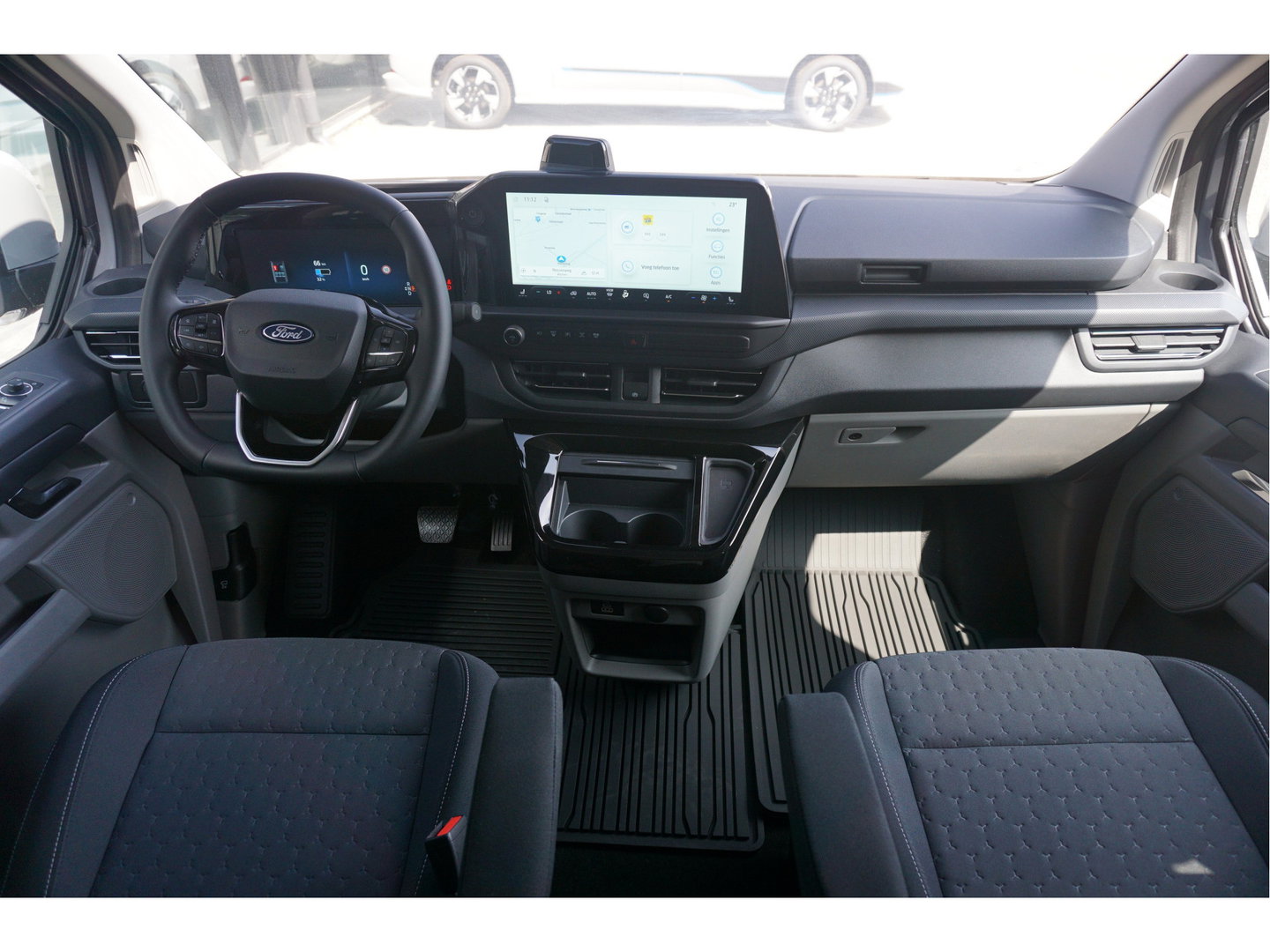 Ford Transit Custom 340L JWR Edition DC Elektrisch 71 kWh / 218 PK Navi, Camera, 19" LM, ACC, Matrix LED!! NR. 600