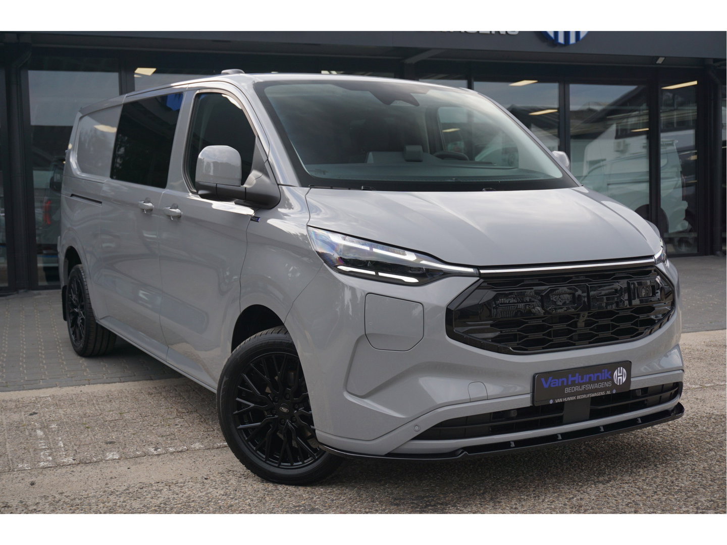 Ford Transit Custom 340L JWR Edition DC Elektrisch 71 kWh / 218 PK Navi, Camera, 19" LM, ACC, Matrix LED!! NR. 600