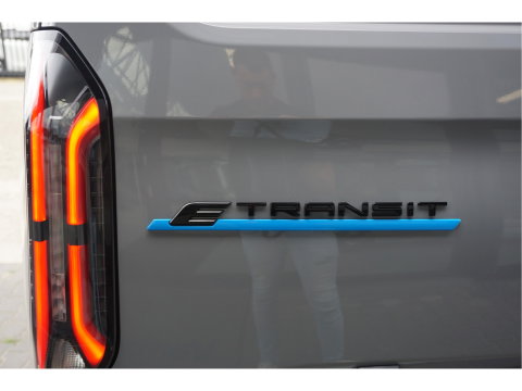 Ford Transit Custom 340L JWR Edition DC Elektrisch 71 kWh / 218 PK Navi, Camera, 19" LM, ACC, Matrix LED!! NR. 600