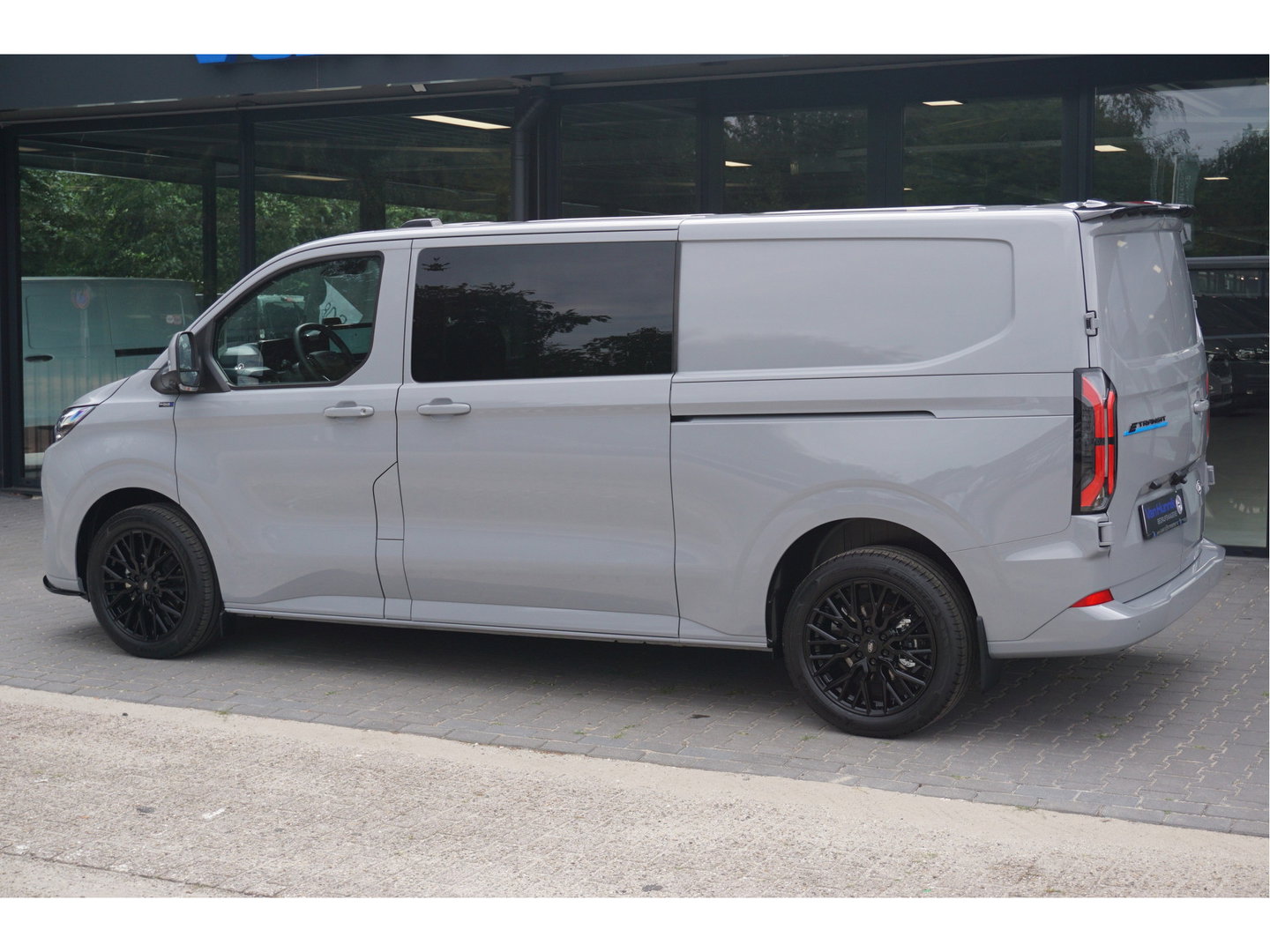 Ford Transit Custom 340L JWR Edition DC Elektrisch 71 kWh / 218 PK Navi, Camera, 19" LM, ACC, Matrix LED!! NR. 600
