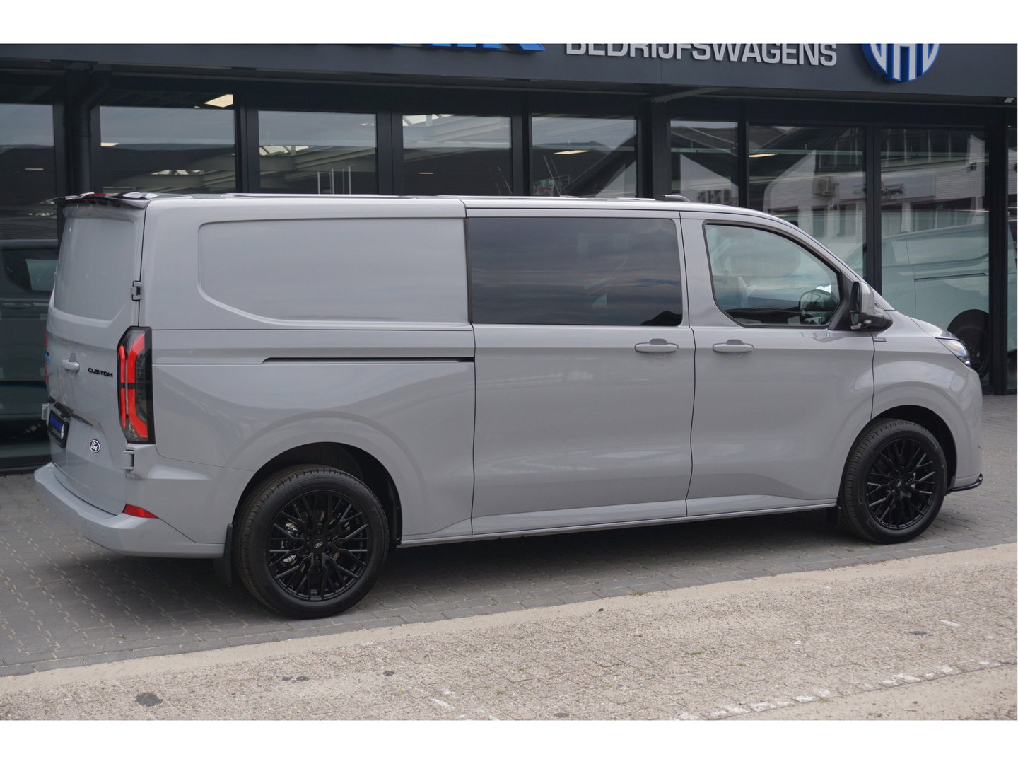 Ford Transit Custom 340L JWR Edition DC Elektrisch 71 kWh / 218 PK Navi, Camera, 19" LM, ACC, Matrix LED!! NR. 600