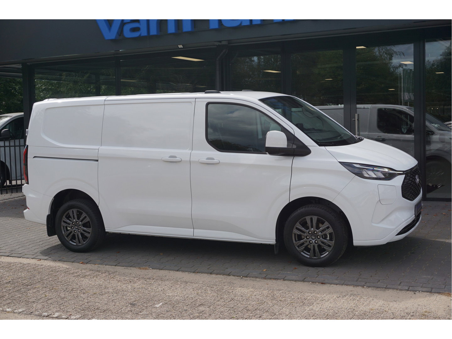 Ford Transit Custom 320S 218PK 71KWH Limited Elektrisch AUT BPM VRIJ!! Apple CP / Android A, LED, 17" LM!! NR. EC02