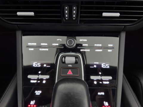 Porsche Cayenne Coupé 3.0 E-Hybrid Platinum Edition (Plug-In) {SoH-100%} Aut. *PANO | LEATHER | FULL-LED | BOSE-SURROUND | MEMORY-PACK | TOPVIEW | SPORTSEATS | DAB | NAVI-FULLAMP | PRIVACY-GLASS | SHIFTPADDLES | TOWBAR | 22''ALU*