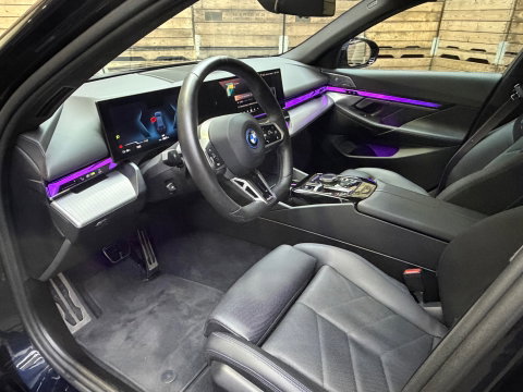 BMW i5 EDrive40 84 kWh Pro B&W M-Sport Pano iconic grill LED Navi Memory 19"LM