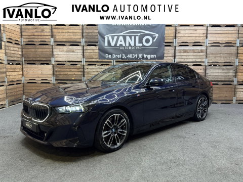 BMW i5 EDrive40 84 kWh Pro B&W M-Sport Pano iconic grill LED Navi Memory 19"LM