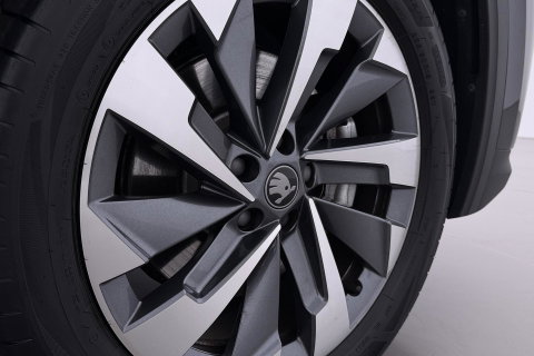Škoda Kodiaq 1.5 TSI MHEV Business Edition Plus | 7 persoons | ACC | Camera | BLIS | Stoel+Stuurverwarming | Memory | Getint glas | Keyless | 19 Inch