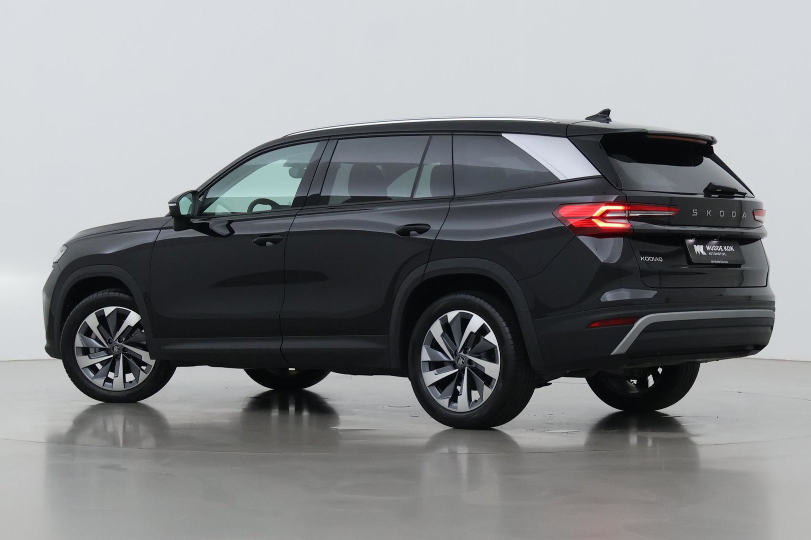 Škoda Kodiaq 1.5 TSI MHEV Business Edition Plus | 7 persoons | ACC | Camera | BLIS | Stoel+Stuurverwarming | Memory | Getint glas | Keyless | 19 Inch