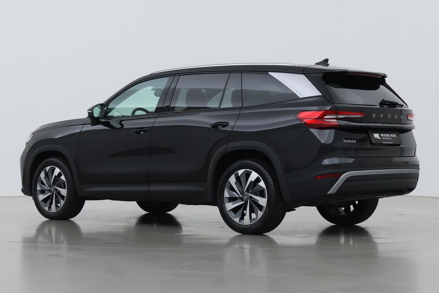Škoda Kodiaq 1.5 TSI MHEV Business Edition Plus | 7 persoons | ACC | Camera | BLIS | Stoel+Stuurverwarming | Memory | Getint glas | Keyless | 19 Inch