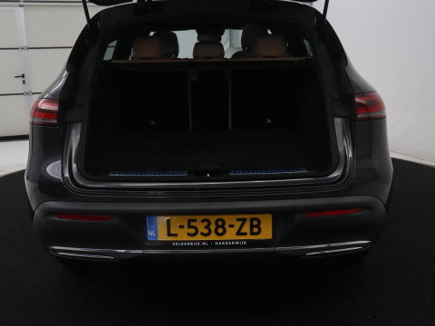 Mercedes-Benz EQC 400 4MATIC Business Solution Luxury 80 kWh | SOH 96.9% | Panoramdak | Leder | Adaptive cruise | Carplay | Sfeerverlichting | Burnmester Surround | Full LED | Stoelverwarming | Camera | Park assist |