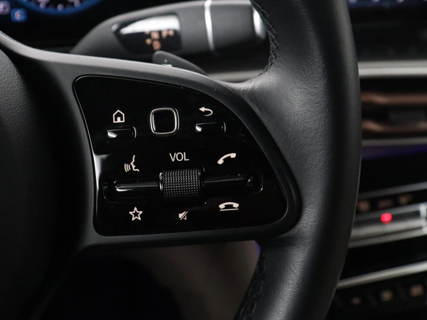 Mercedes-Benz EQC 400 4MATIC Business Solution Luxury 80 kWh | SOH 96.9% | Panoramdak | Leder | Adaptive cruise | Carplay | Sfeerverlichting | Burnmester Surround | Full LED | Stoelverwarming | Camera | Park assist |