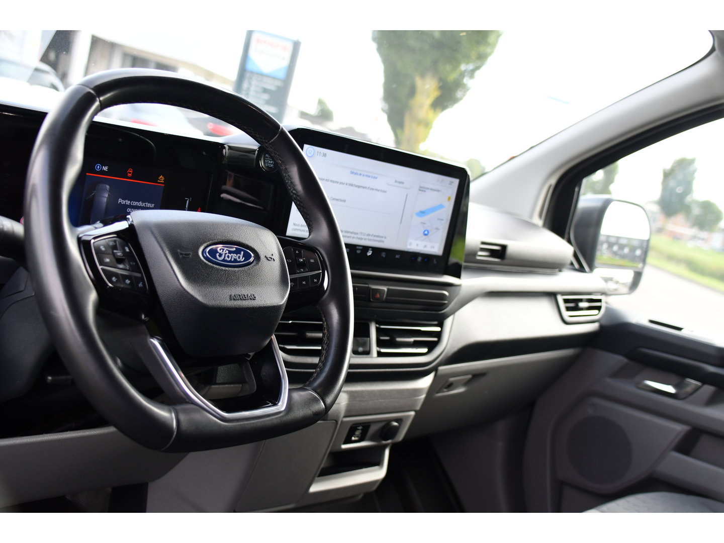 Ford Transit Custom 320 2.0 TDCI L2H1 PB Edition Limited Adaptieve Cruise, Camera, Carplay, LED, 170pk, Automaat, Stoelverwarming, Trekhaak, Virtual, Multimedia, Uniek!