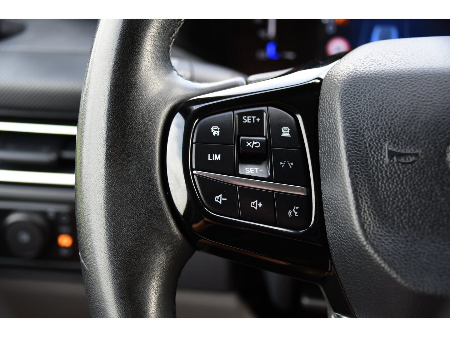 Ford Transit Custom 320 2.0 TDCI L2H1 PB Edition Limited Adaptieve Cruise, Camera, Carplay, LED, 170pk, Automaat, Stoelverwarming, Trekhaak, Virtual, Multimedia, Uniek!