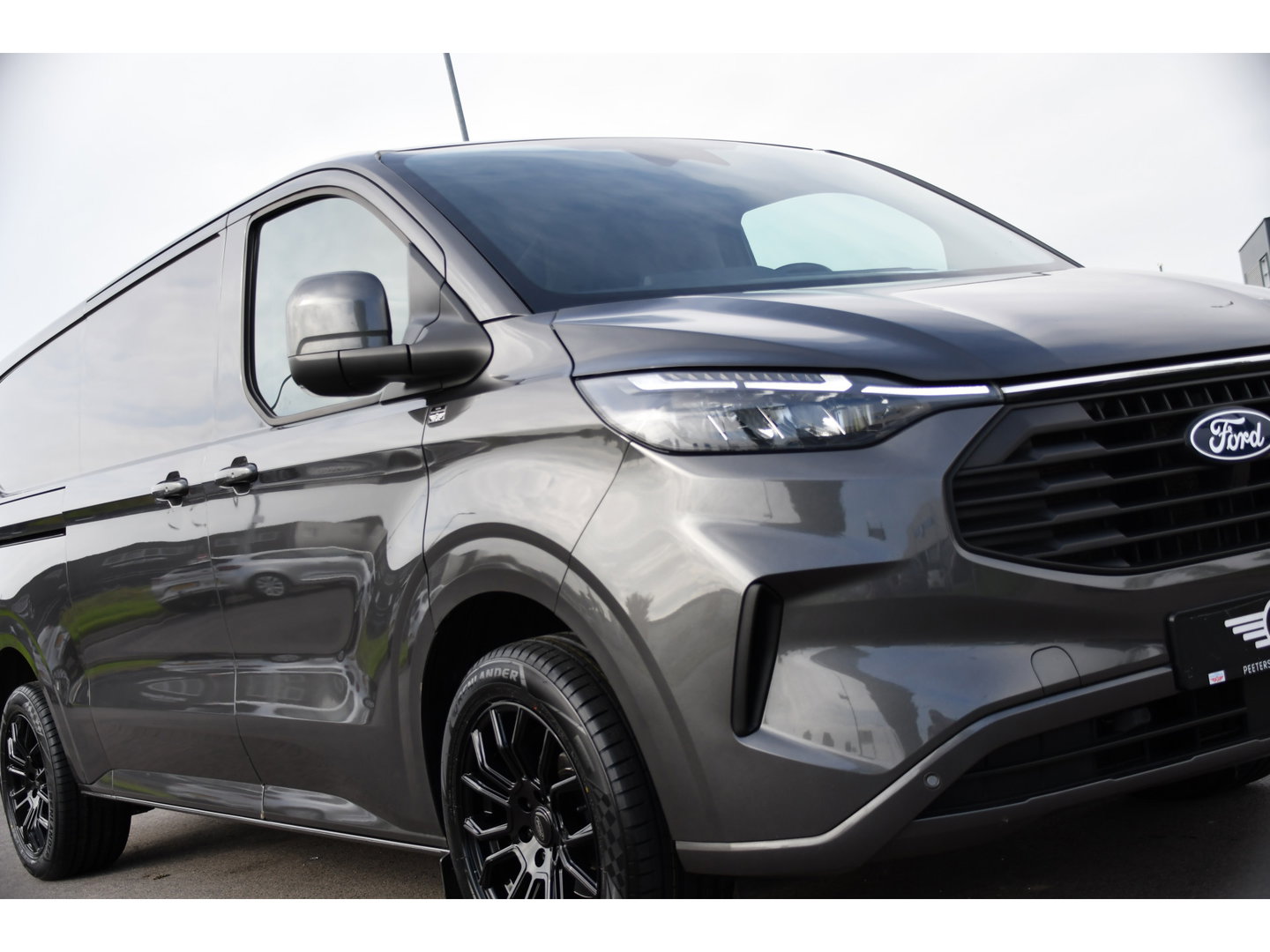 Ford Transit Custom 320 2.0 TDCI L2H1 PB Edition Limited Adaptieve Cruise, Camera, Carplay, LED, 170pk, Automaat, Stoelverwarming, Trekhaak, Virtual, Multimedia, Uniek!