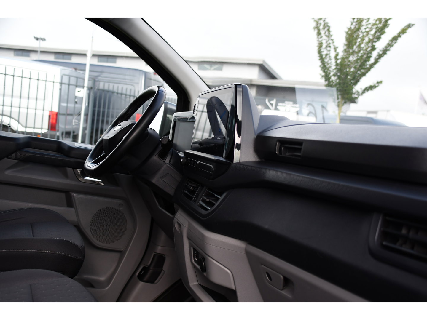 Ford Transit Custom 320 2.0 TDCI L2H1 PB Edition Limited Adaptieve Cruise, Camera, Carplay, LED, 170pk, Automaat, Stoelverwarming, Trekhaak, Virtual, Multimedia, Uniek!