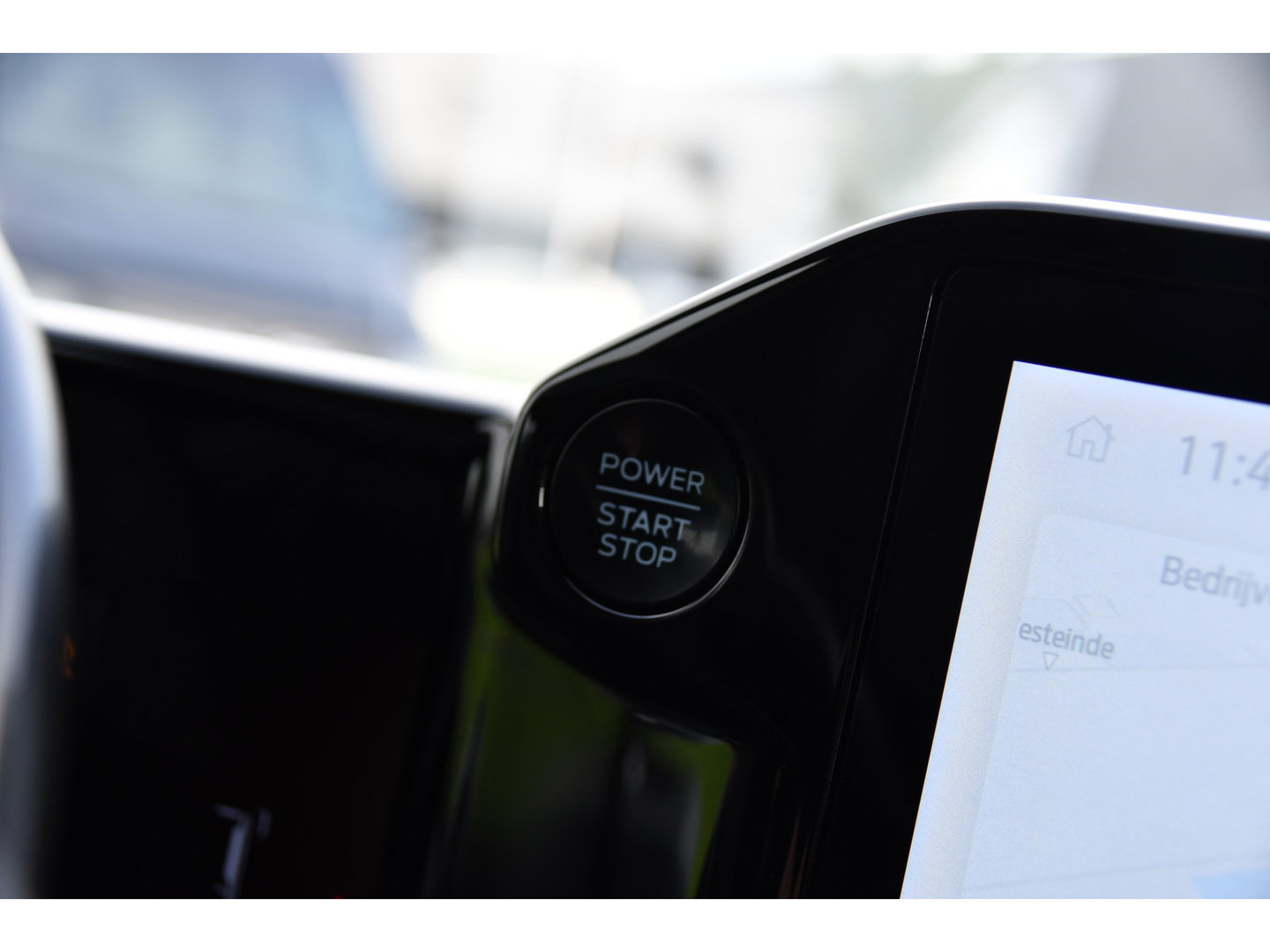 Ford Transit Custom 320 2.0 TDCI L2H1 PB Edition Limited Adaptieve Cruise, Camera, Carplay, LED, 170pk, Automaat, Stoelverwarming, Trekhaak, Virtual, Multimedia, Uniek!