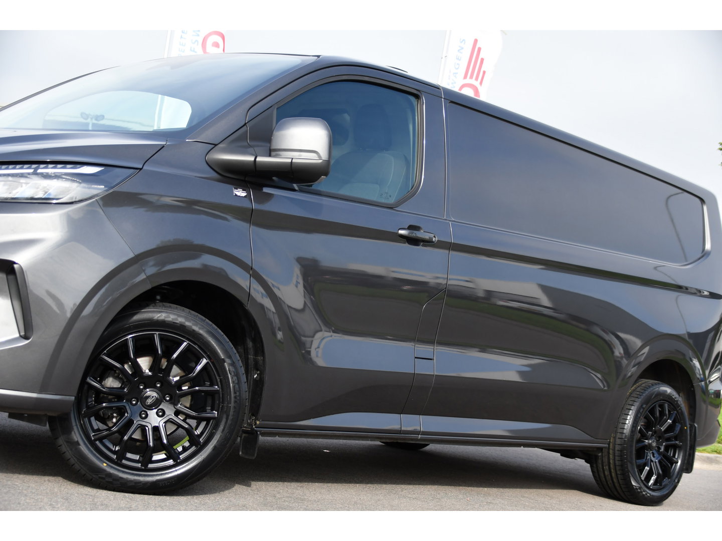 Ford Transit Custom 320 2.0 TDCI L2H1 PB Edition Limited Adaptieve Cruise, Camera, Carplay, LED, 170pk, Automaat, Stoelverwarming, Trekhaak, Virtual, Multimedia, Uniek!