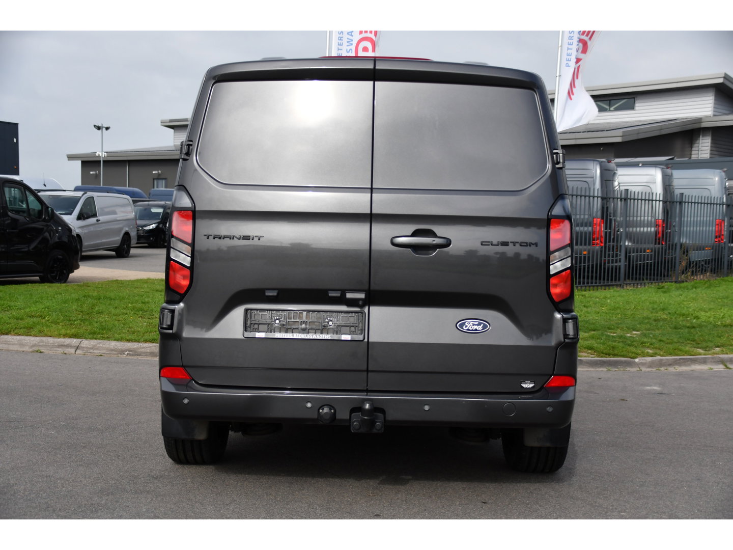 Ford Transit Custom 320 2.0 TDCI L2H1 PB Edition Limited Adaptieve Cruise, Camera, Carplay, LED, 170pk, Automaat, Stoelverwarming, Trekhaak, Virtual, Multimedia, Uniek!