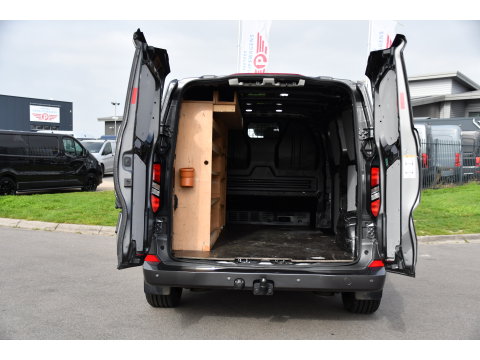 Ford Transit Custom 320 2.0 TDCI L2H1 PB Edition Limited Adaptieve Cruise, Camera, Carplay, LED, 170pk, Automaat, Stoelverwarming, Trekhaak, Virtual, Multimedia, Uniek!