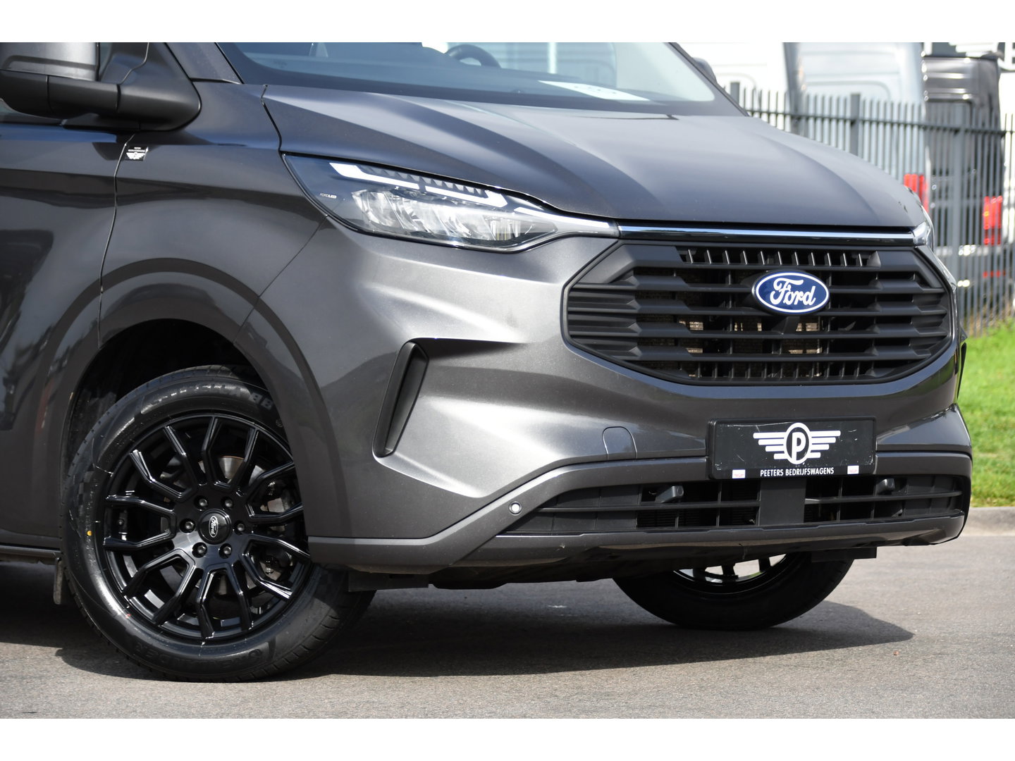 Ford Transit Custom 320 2.0 TDCI L2H1 PB Edition Limited Adaptieve Cruise, Camera, Carplay, LED, 170pk, Automaat, Stoelverwarming, Trekhaak, Virtual, Multimedia, Uniek!