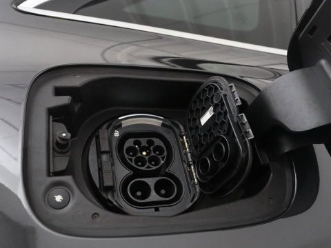 Mercedes-Benz EQC 400 4MATIC Business Solution Luxury 80 kWh | SOH 96.9% | Panoramdak | Leder | Adaptive cruise | Carplay | Sfeerverlichting | Burnmester Surround | Full LED | Stoelverwarming | Camera | Park assist |