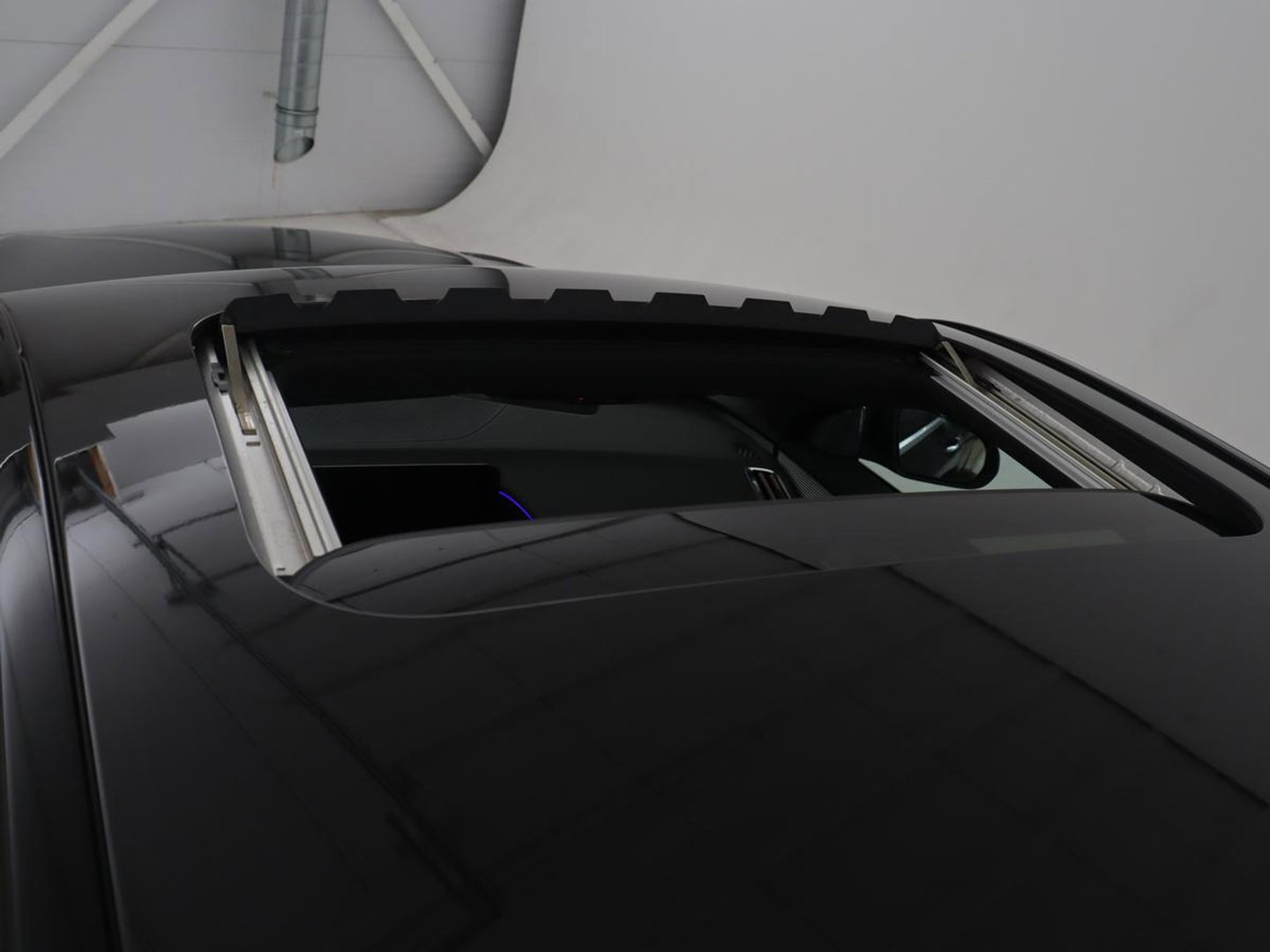 Mercedes-Benz EQC 400 4MATIC Business Solution Luxury 80 kWh | SOH 96.9% | Panoramdak | Leder | Adaptive cruise | Carplay | Sfeerverlichting | Burnmester Surround | Full LED | Stoelverwarming | Camera | Park assist |