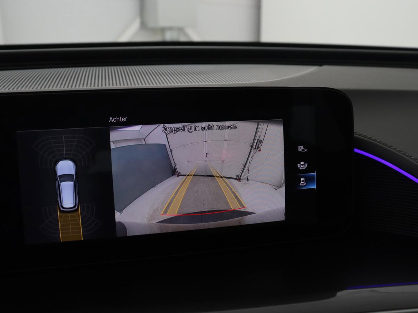 Mercedes-Benz EQC 400 4MATIC Business Solution Luxury 80 kWh | SOH 96.9% | Panoramdak | Leder | Adaptive cruise | Carplay | Sfeerverlichting | Burnmester Surround | Full LED | Stoelverwarming | Camera | Park assist |