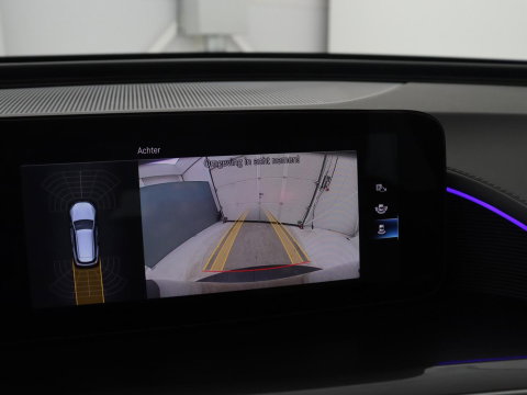 Mercedes-Benz EQC 400 4MATIC Business Solution Luxury 80 kWh | SOH 96.9% | Panoramdak | Leder | Adaptive cruise | Carplay | Sfeerverlichting | Burnmester Surround | Full LED | Stoelverwarming | Camera | Park assist |