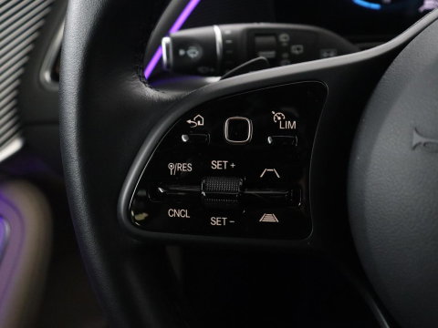Mercedes-Benz EQC 400 4MATIC Business Solution Luxury 80 kWh | SOH 96.9% | Panoramdak | Leder | Adaptive cruise | Carplay | Sfeerverlichting | Burnmester Surround | Full LED | Stoelverwarming | Camera | Park assist |
