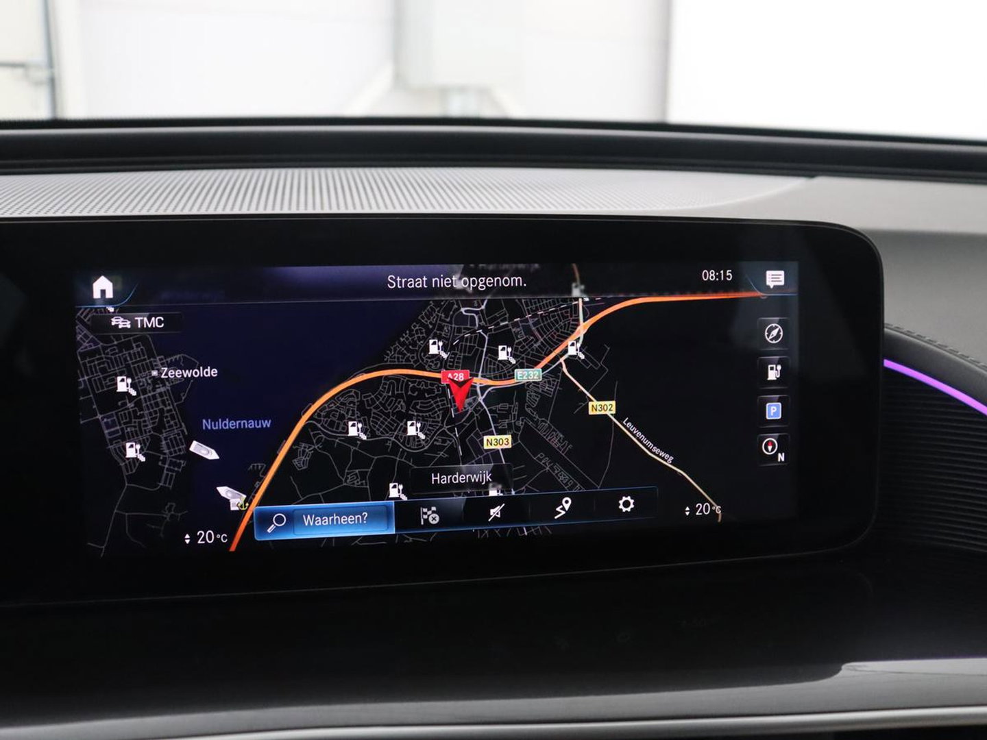 Mercedes-Benz EQC 400 4MATIC Business Solution Luxury 80 kWh | SOH 96.9% | Panoramdak | Leder | Adaptive cruise | Carplay | Sfeerverlichting | Burnmester Surround | Full LED | Stoelverwarming | Camera | Park assist |